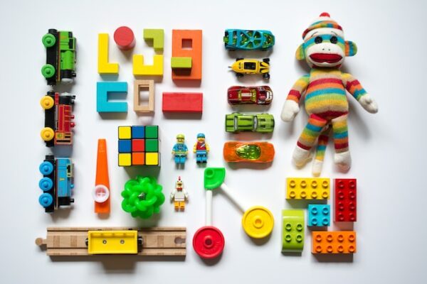 色とりどりの知育玩具の写真