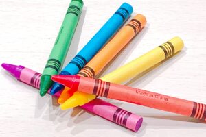 クレヨンの名前はどこに書く？つけ方6選とはがれないコツ