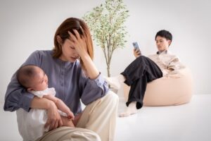 夫が育児をしてくれない…イライラするのはなぜ？「手伝う」ではなく一緒に育てるために